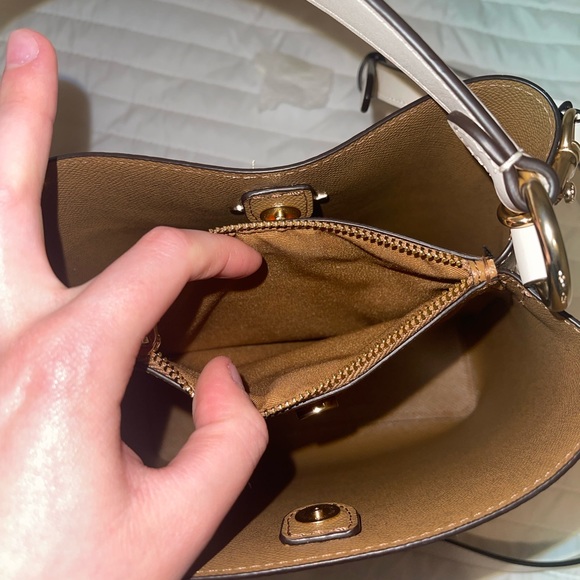 Coach purse - Picture 4 of 6